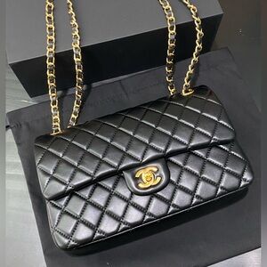 CHANEL Black Quilted Lambskin Shoulder Bag with Gold Chain